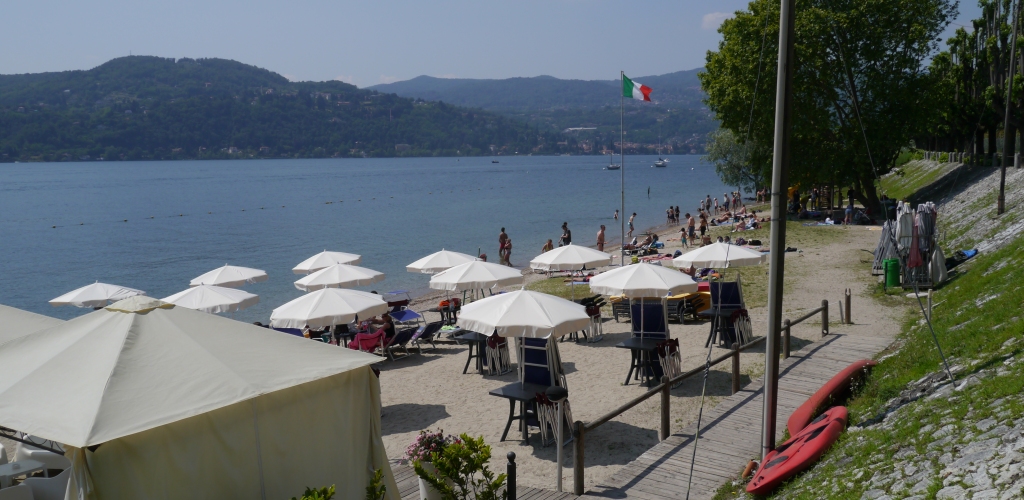Spiaggia Lido La Noce di Angera sul Lago Maggiore
