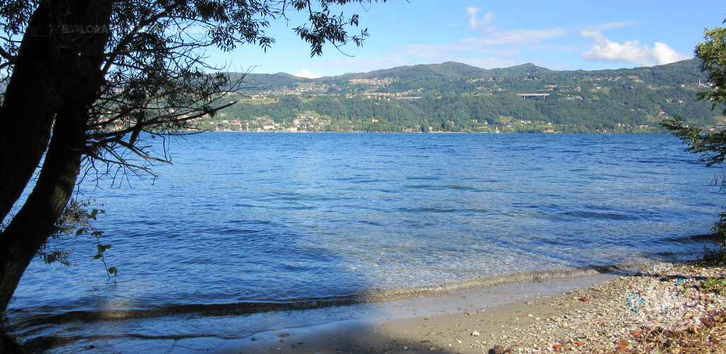 Spiaggia dei Caravalle a Ranco sul Lago Maggiore